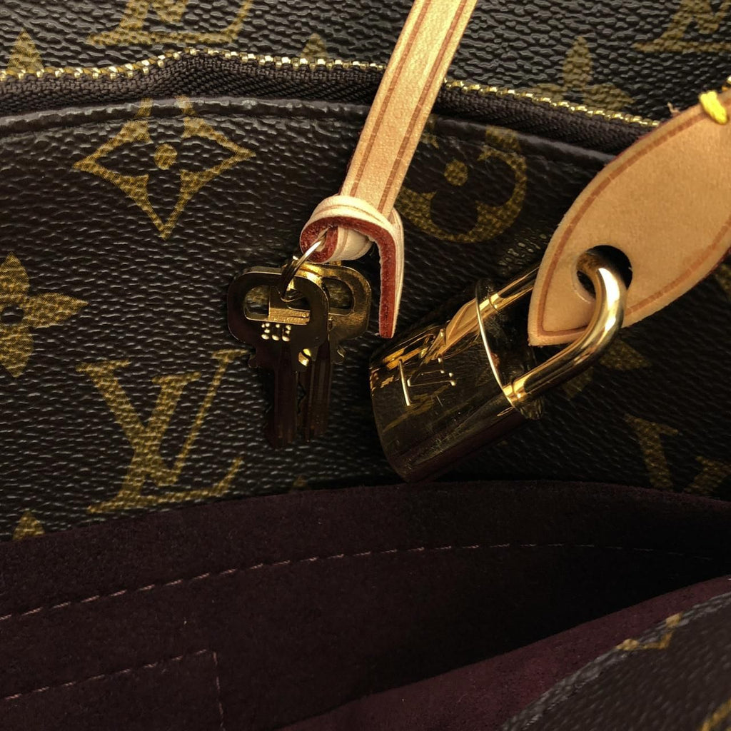 Louis Vuitton Monogram Montaigne MM — view 3