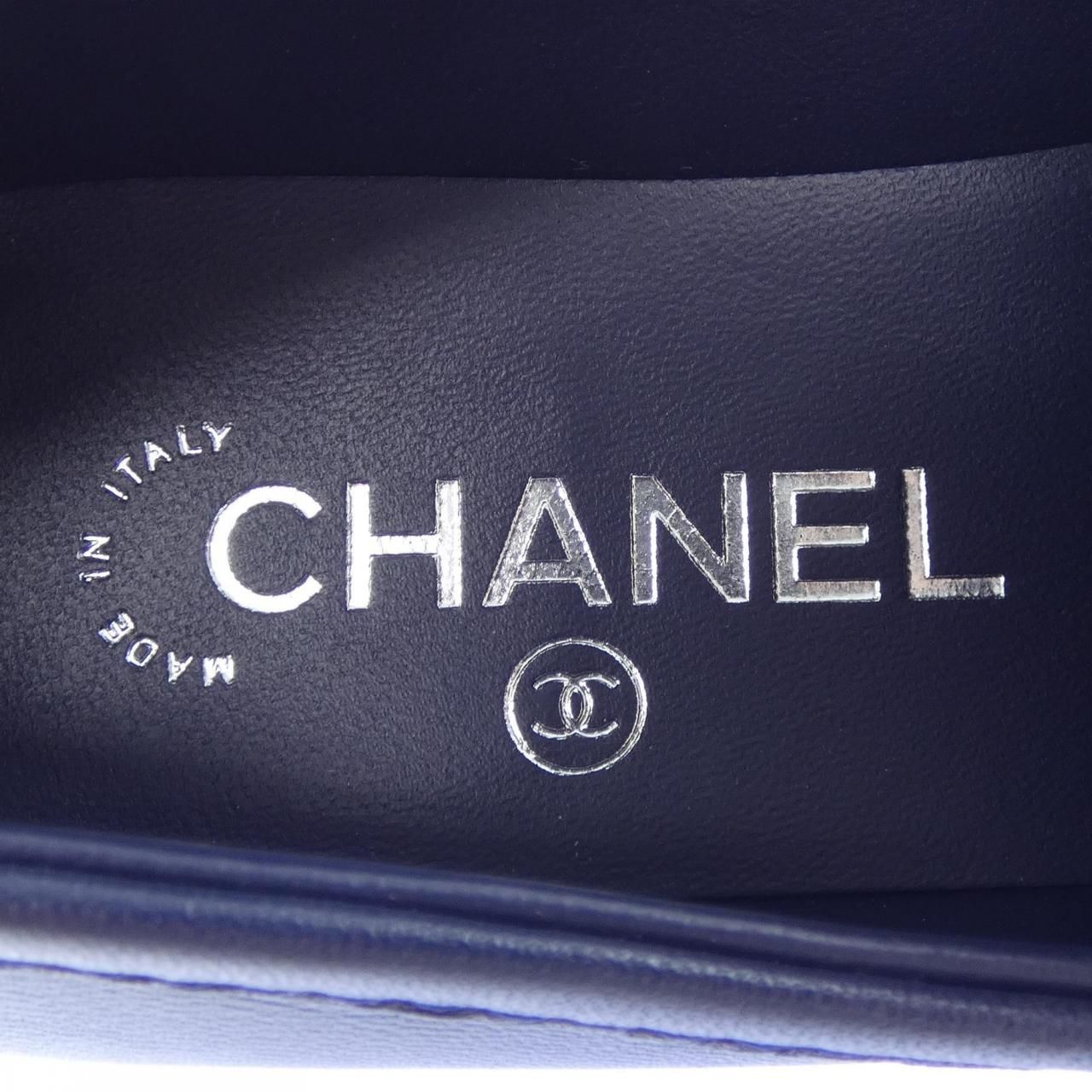 Chanel Loafers Turnlock Quilted Shoes — view 6