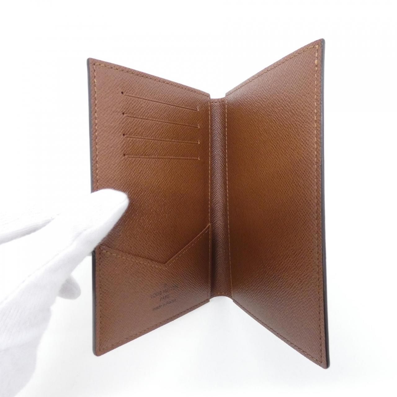 Louis Vuitton Monogram Passport Cover Couverture Organizer — view 6