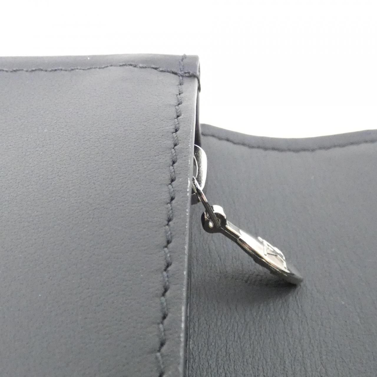 Louis Vuitton Exotic Leather LV Vertical Wallet — view 9