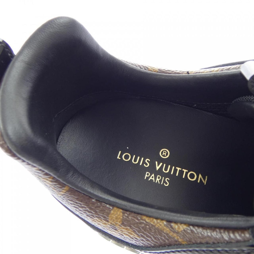 Louis Vuitton Run Away Line Sneakers — view 6