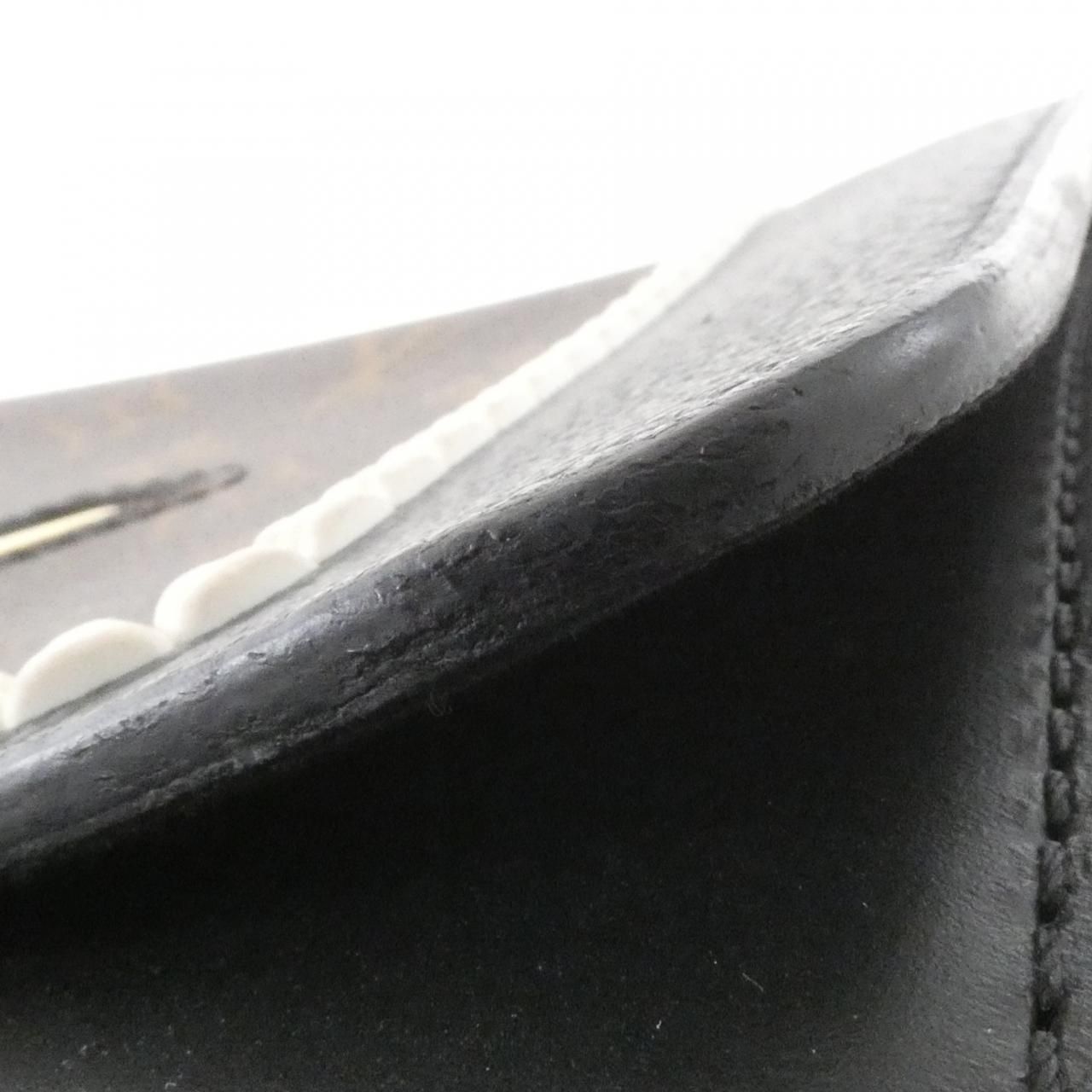 Louis Vuitton Monogram Twist Shoulder — view 6
