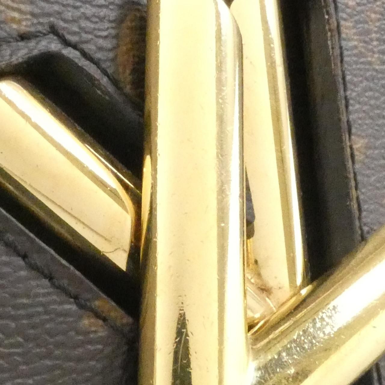 Louis Vuitton Monogram Twist Shoulder — view 4