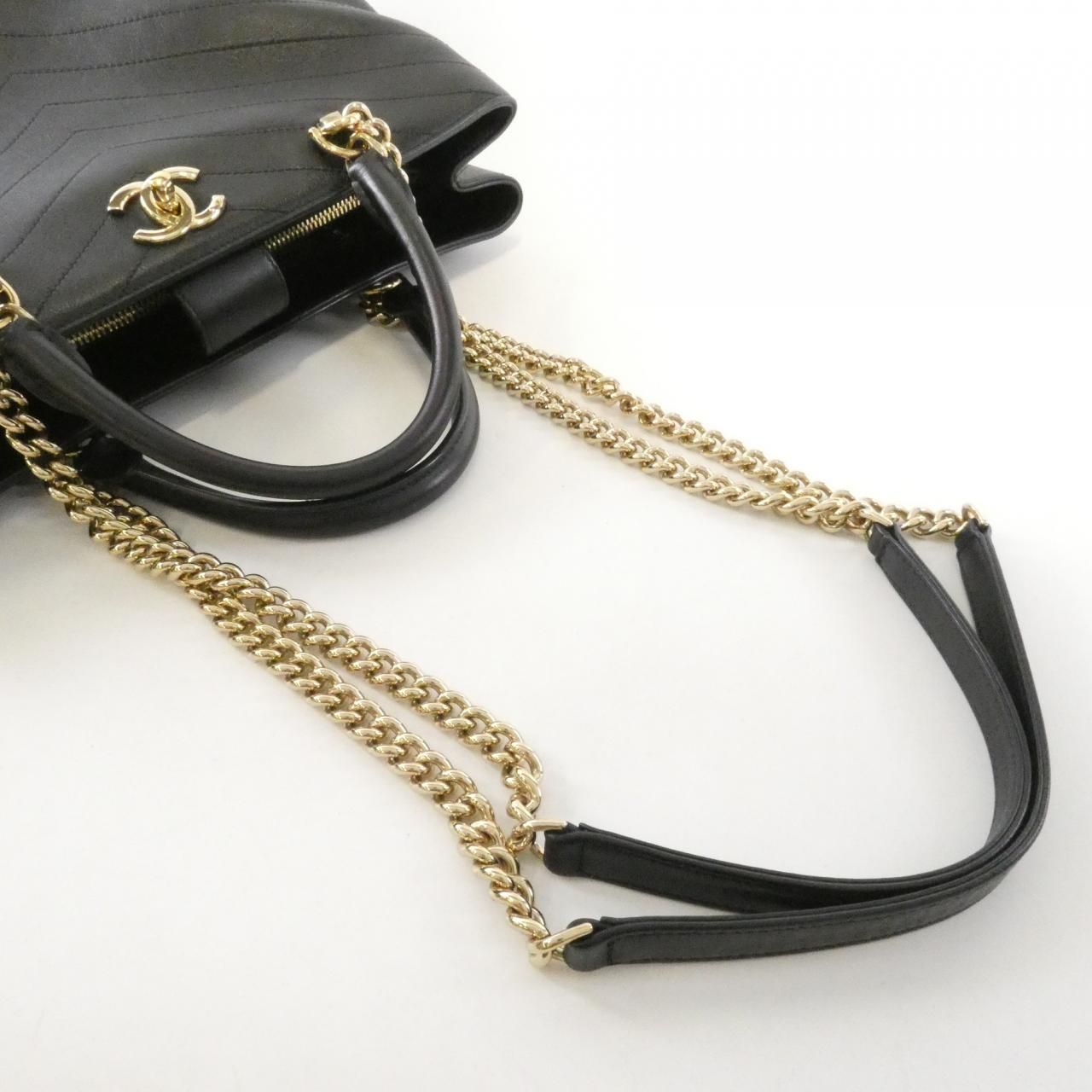 Chanel Bag Handbag Black — view 4