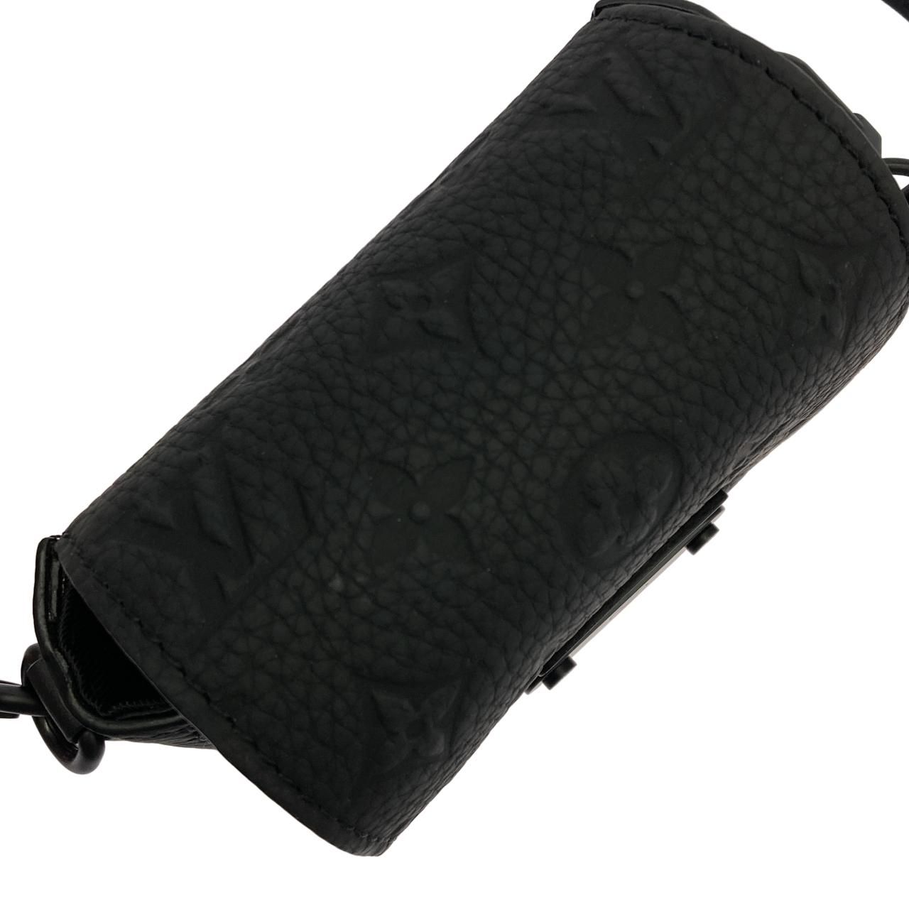 Louis Vuitton Taurillon Monogram S Lock Vertical Wearable Wallet Shoulder — view 4
