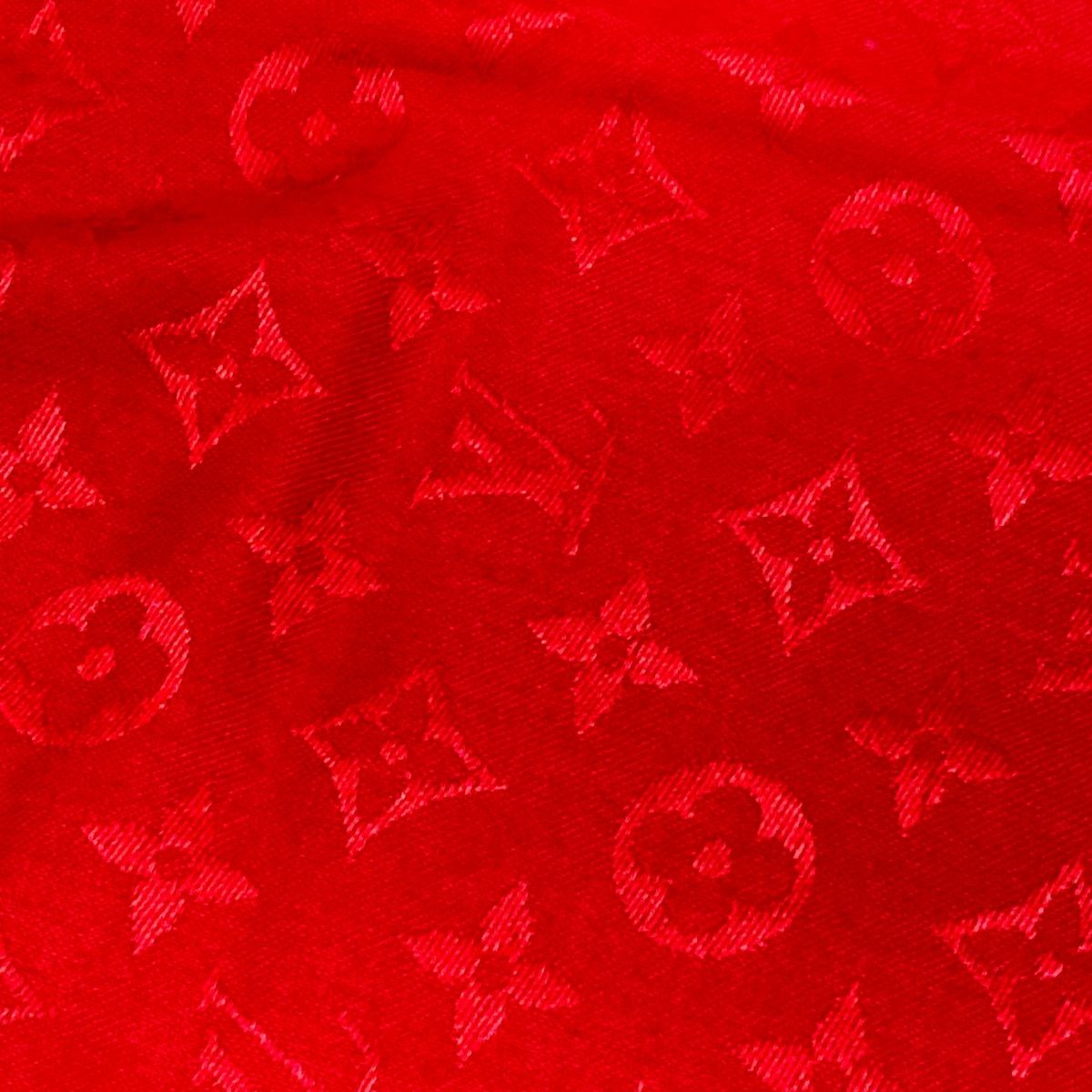 Louis Vuitton Shawl Monogram Pomme D'amour Wool Silk Scarf — view 5