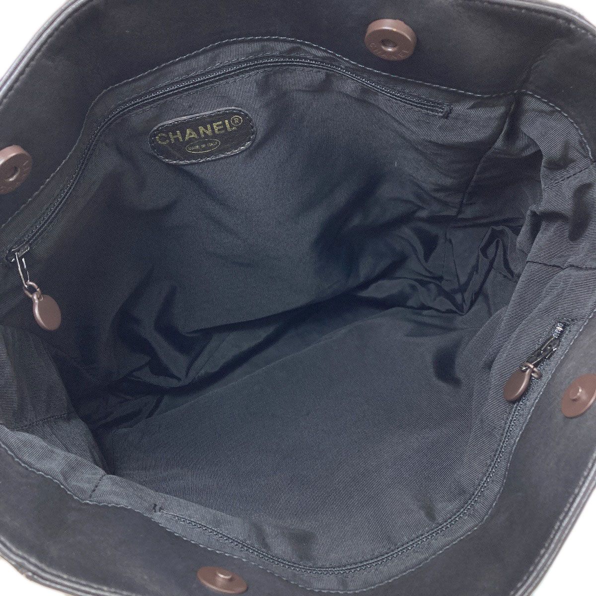 Chanel CC Logo Tote Lambskin — view 5