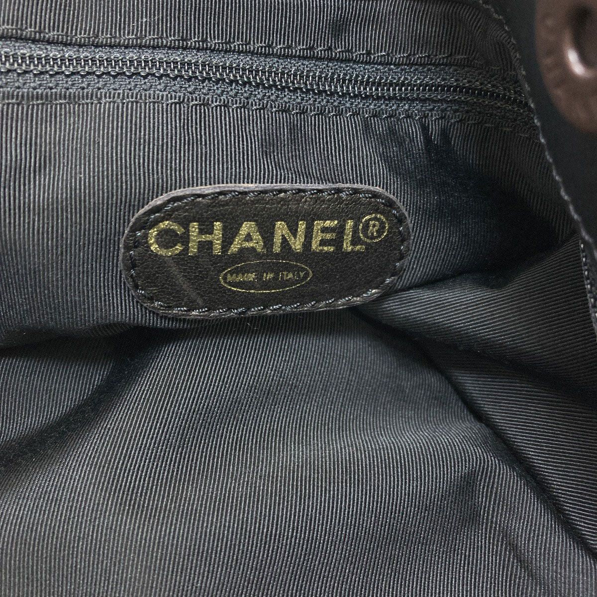 Chanel CC Logo Tote Lambskin — view 6