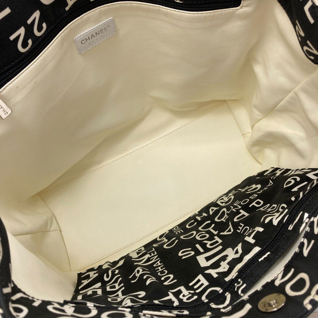 Chanel Tote Canvas Black — view 5