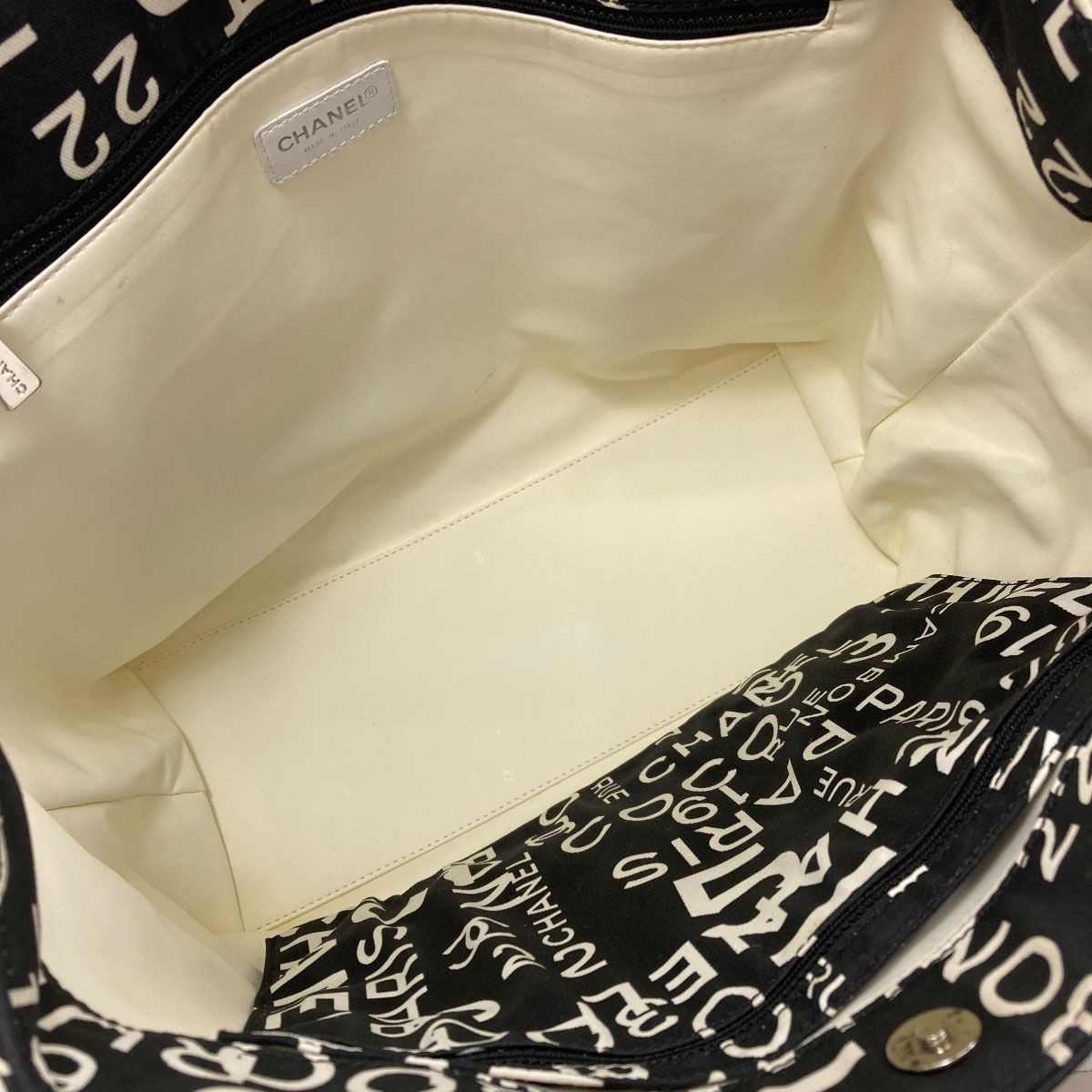 Chanel Tote Canvas Black — view 5