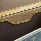 Louis Vuitton Monogram Bell Air Business Shoulder — view 9