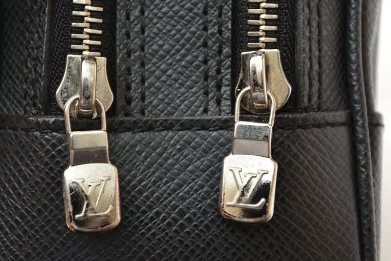 Louis Vuitton Clutch Taiga Pavel Ardoise Black — view 5