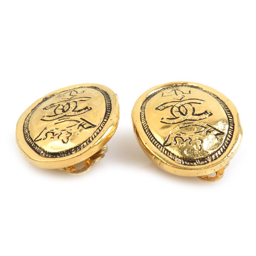 Chanel Earrings CC Logo — view 3