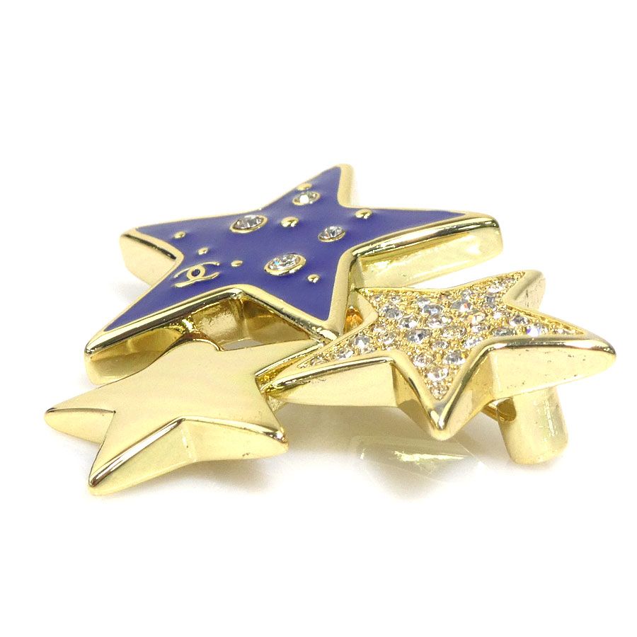 Chanel Brooch CC Logo Star — view 3