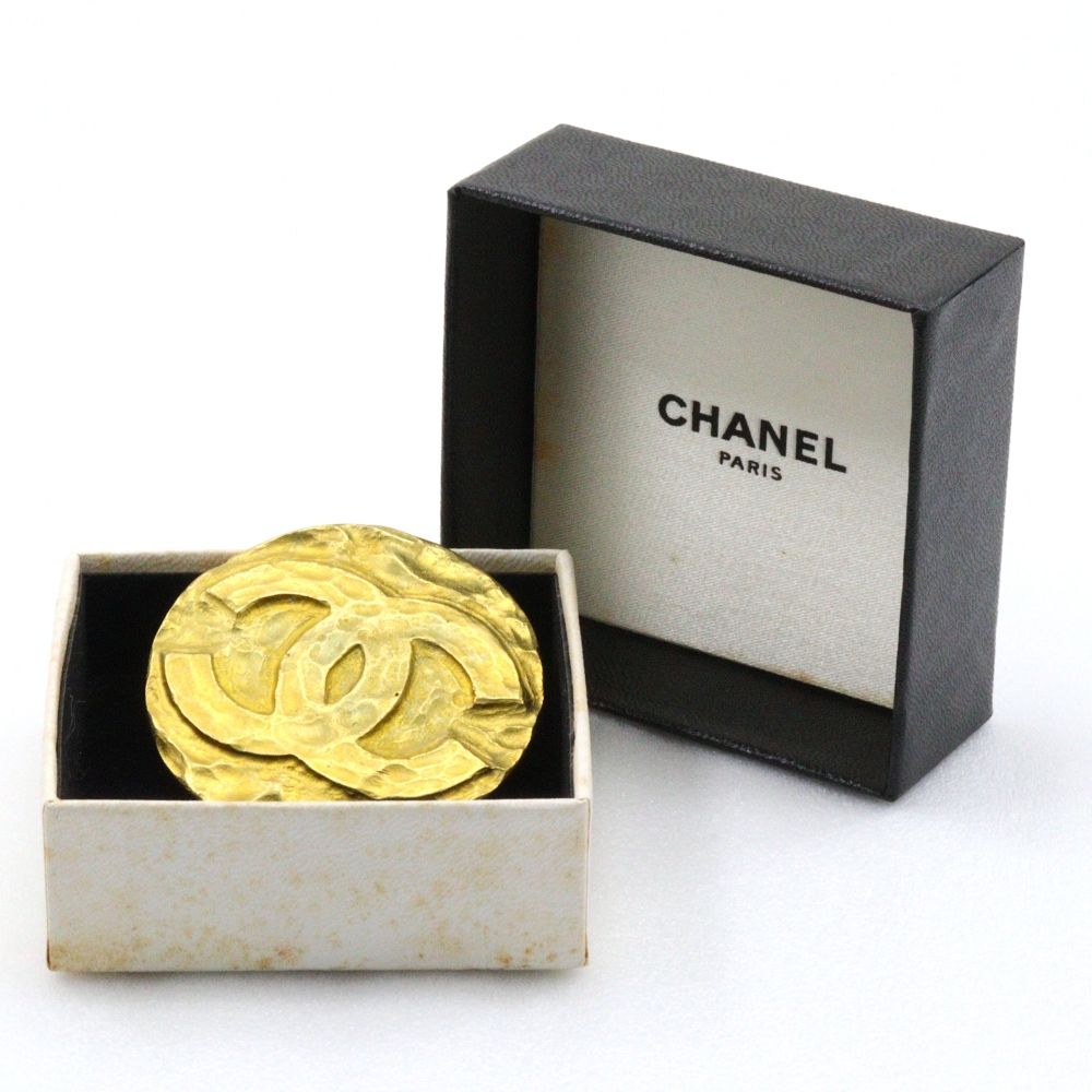 Chanel CC Logo Vintage Gold Plated Brooch — view 6