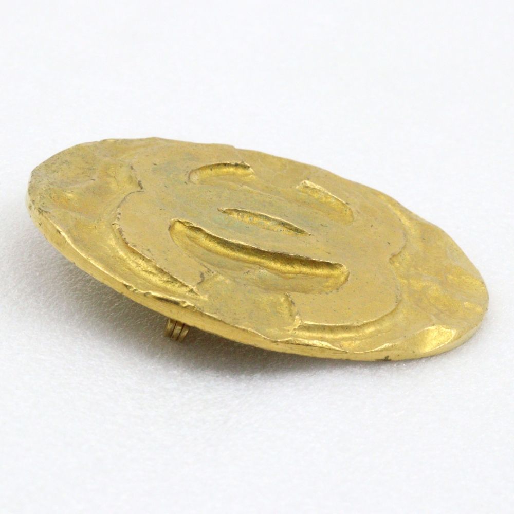 Chanel CC Logo Vintage Gold Plated Brooch — view 4