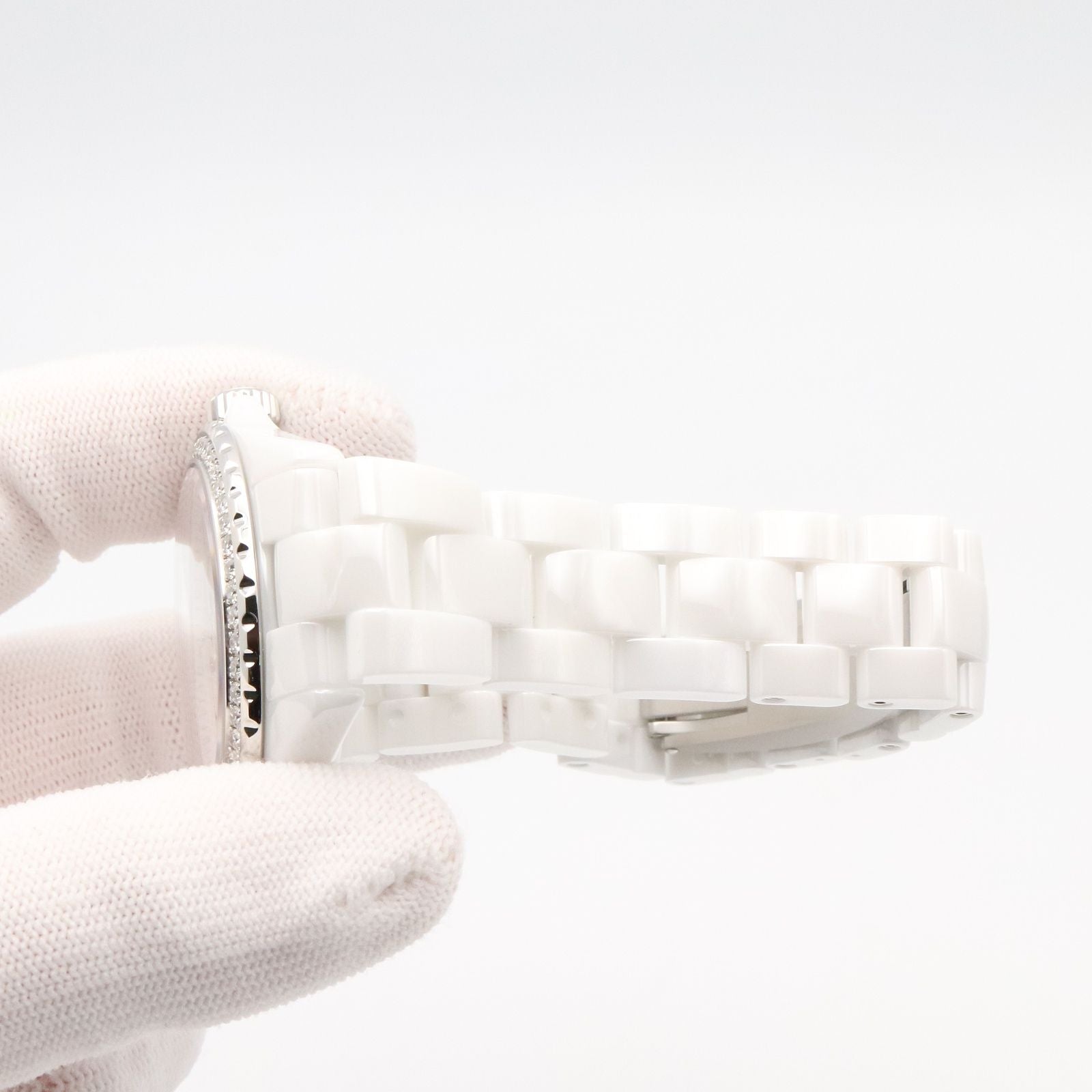 Chanel Watch Bezel Diamond White Ceramic — view 9