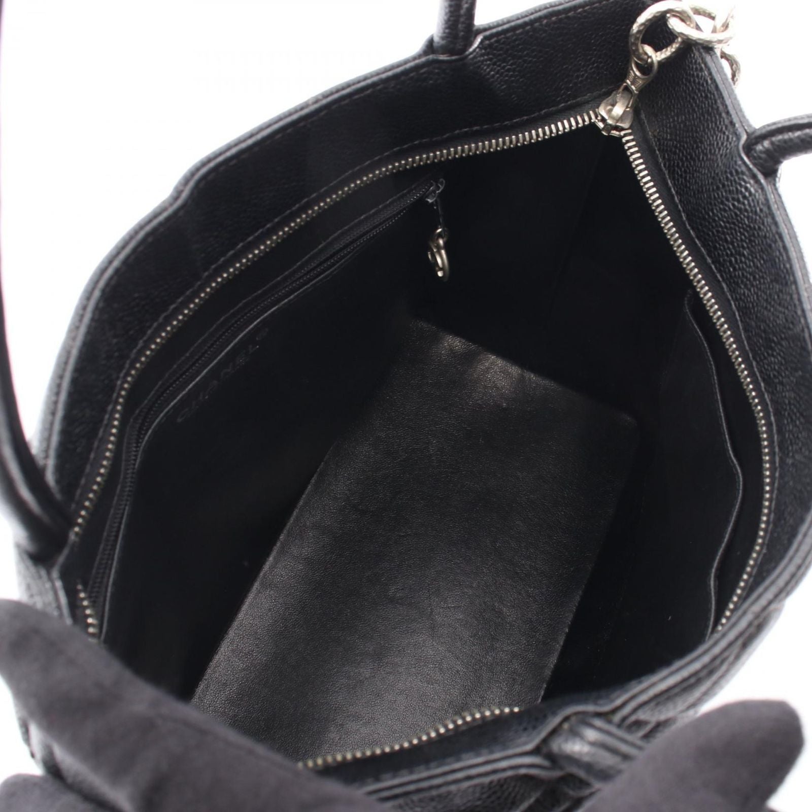 Chanel Tote Reissue Black Caviar Leather — view 3