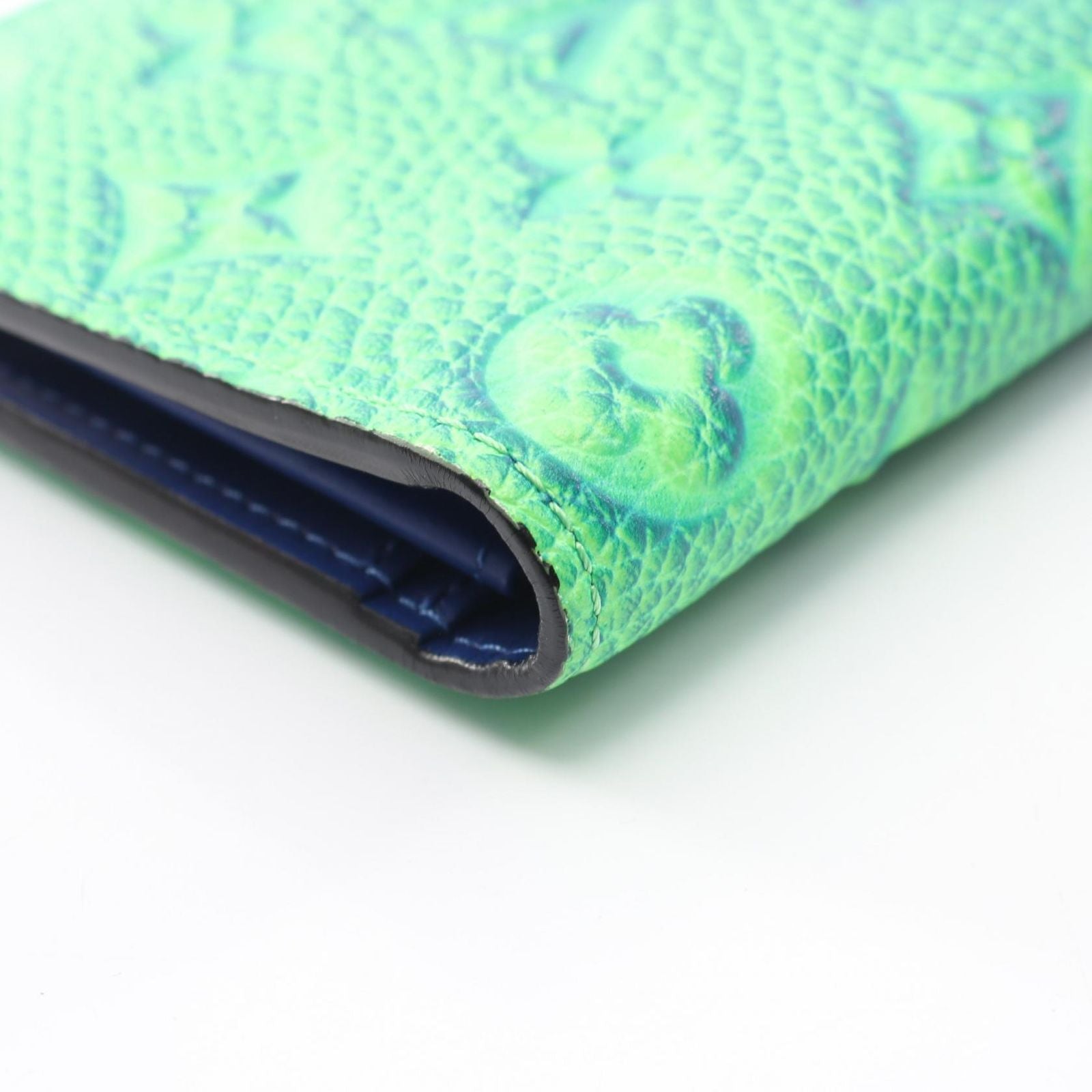 Louis Vuitton Bifold Wallet Portefeuille Brazza Monogram Taurillon Blue Vert — view 8