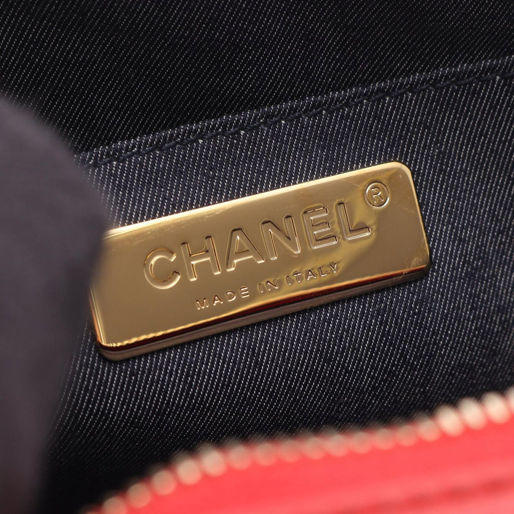 Chanel Waist Bag CC Logo Chain Red Leather — view 4