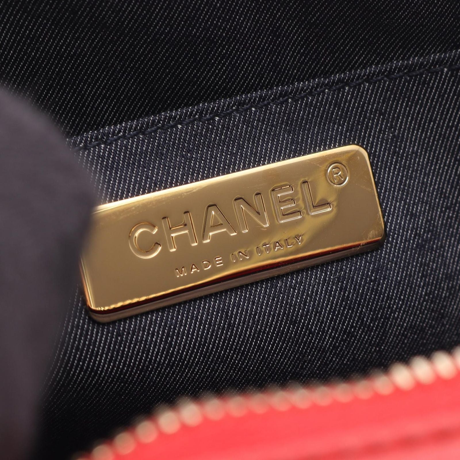 Chanel Waist Bag CC Logo Chain Red Leather — view 4
