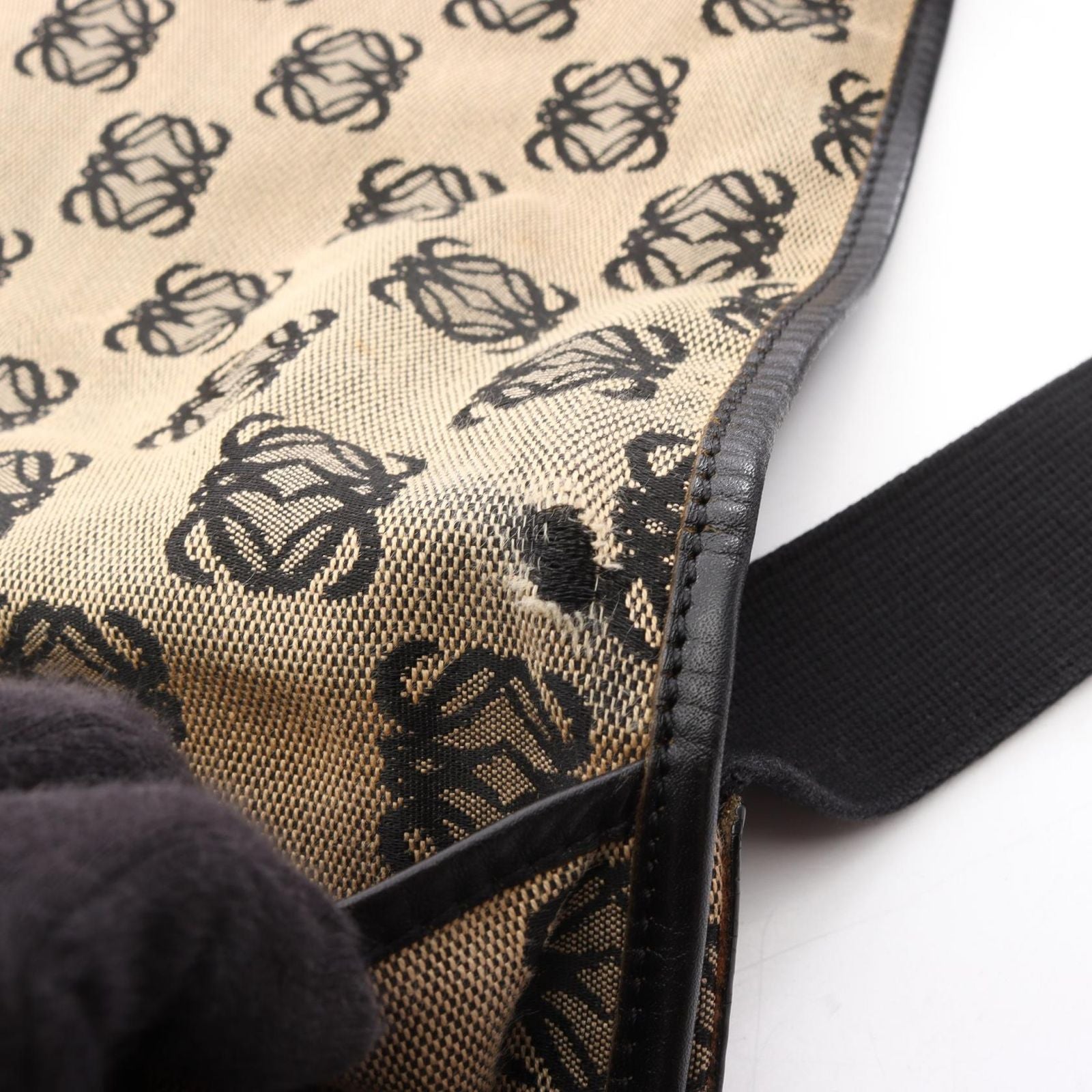 Loewe Shoulder Bag Anagram Beige Black Canvas — view 9