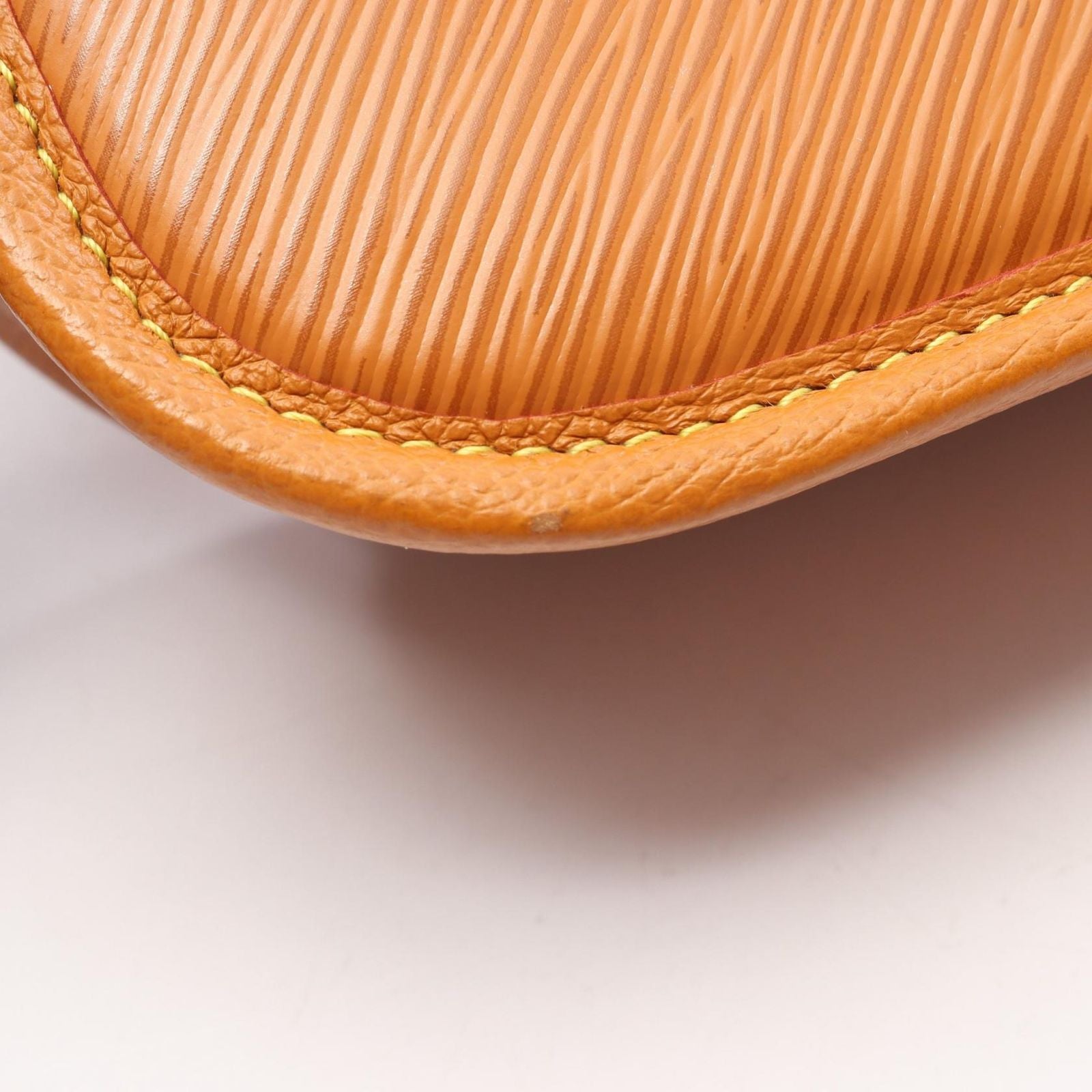 Louis Vuitton Shoulder Bag Buci NM Epi Gold Miel Leather — view 7