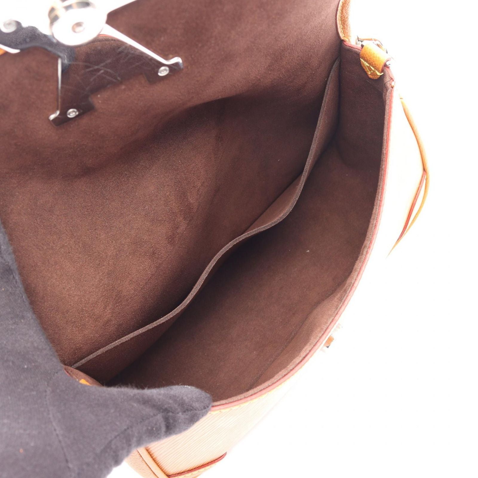 Louis Vuitton Shoulder Bag Buci NM Epi Gold Miel Leather — view 3
