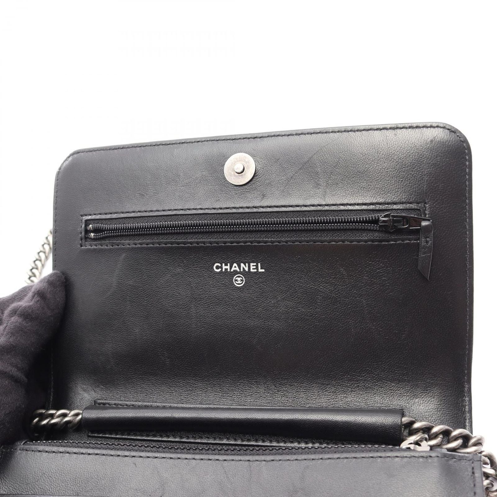 Chanel Shoulder Bag Boy Quilted Black Lambskin Boy Chain Wallet — view 7