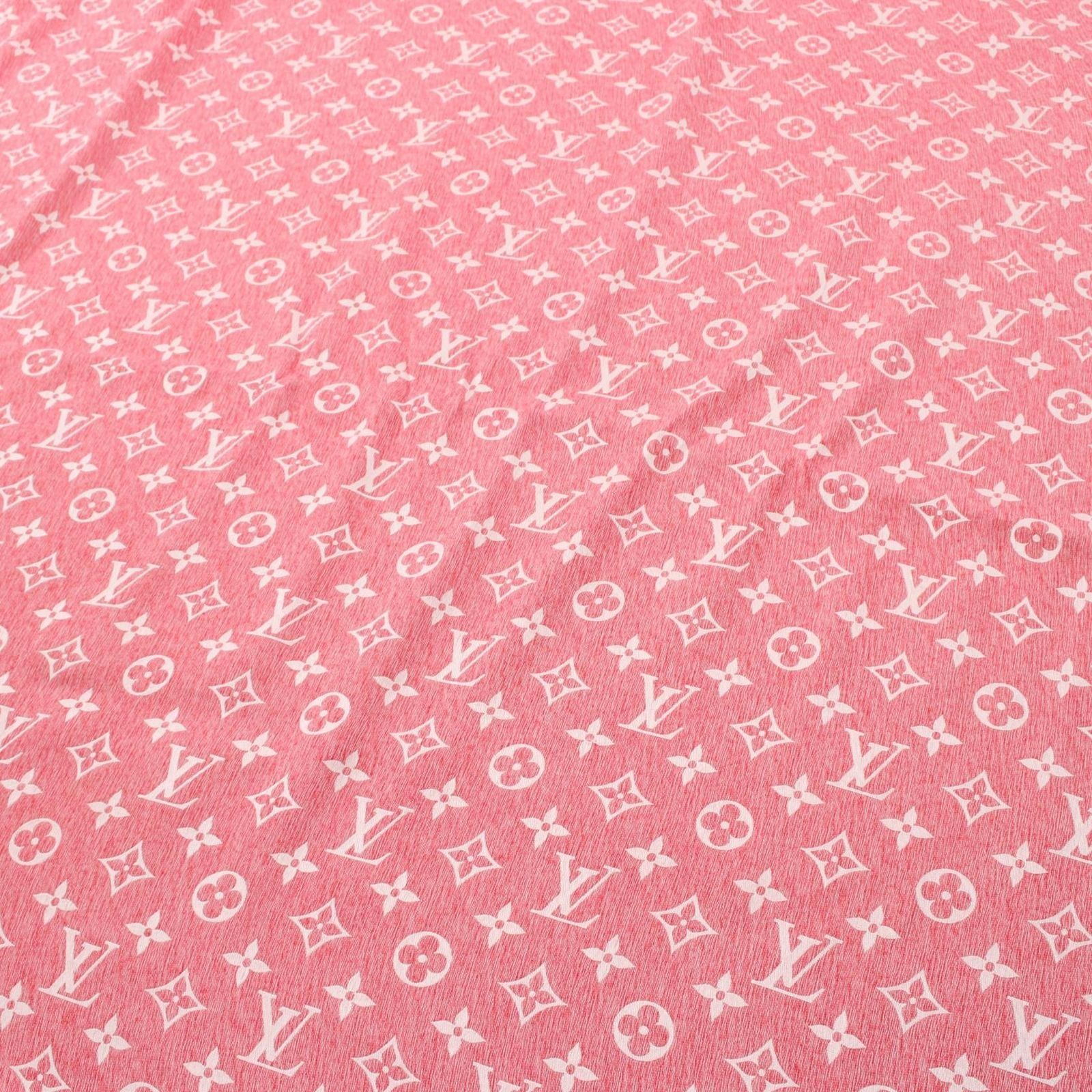 Louis Vuitton Shawl Monogram Tee Chateau Silk — view 4