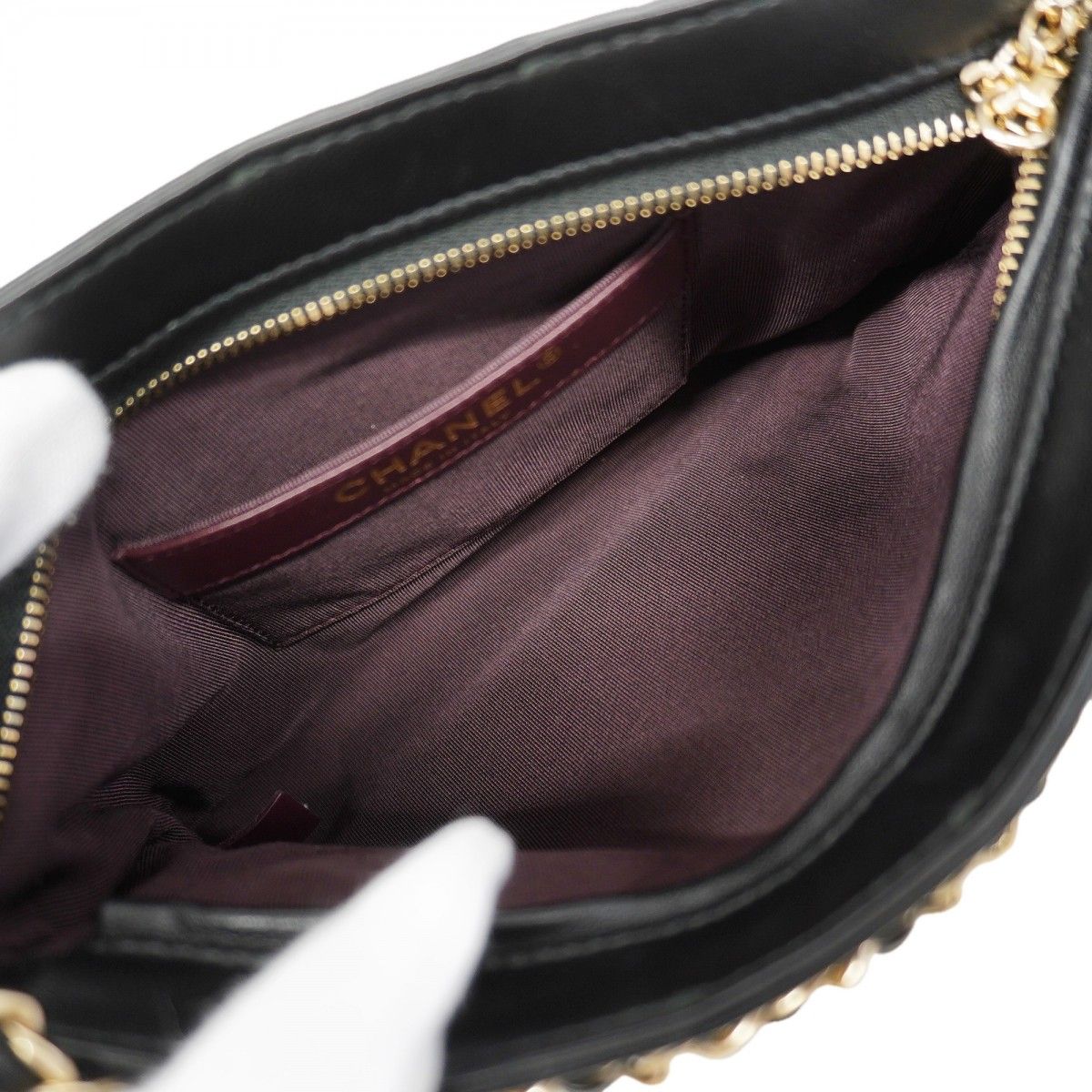Chanel Shoulder Bag Lambskin Black Champagne Gold — view 4