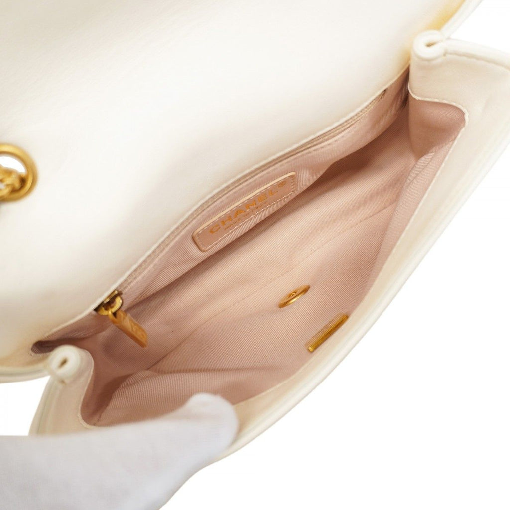 Chanel Shoulder Bag Quilted Leather White Gold — view 4