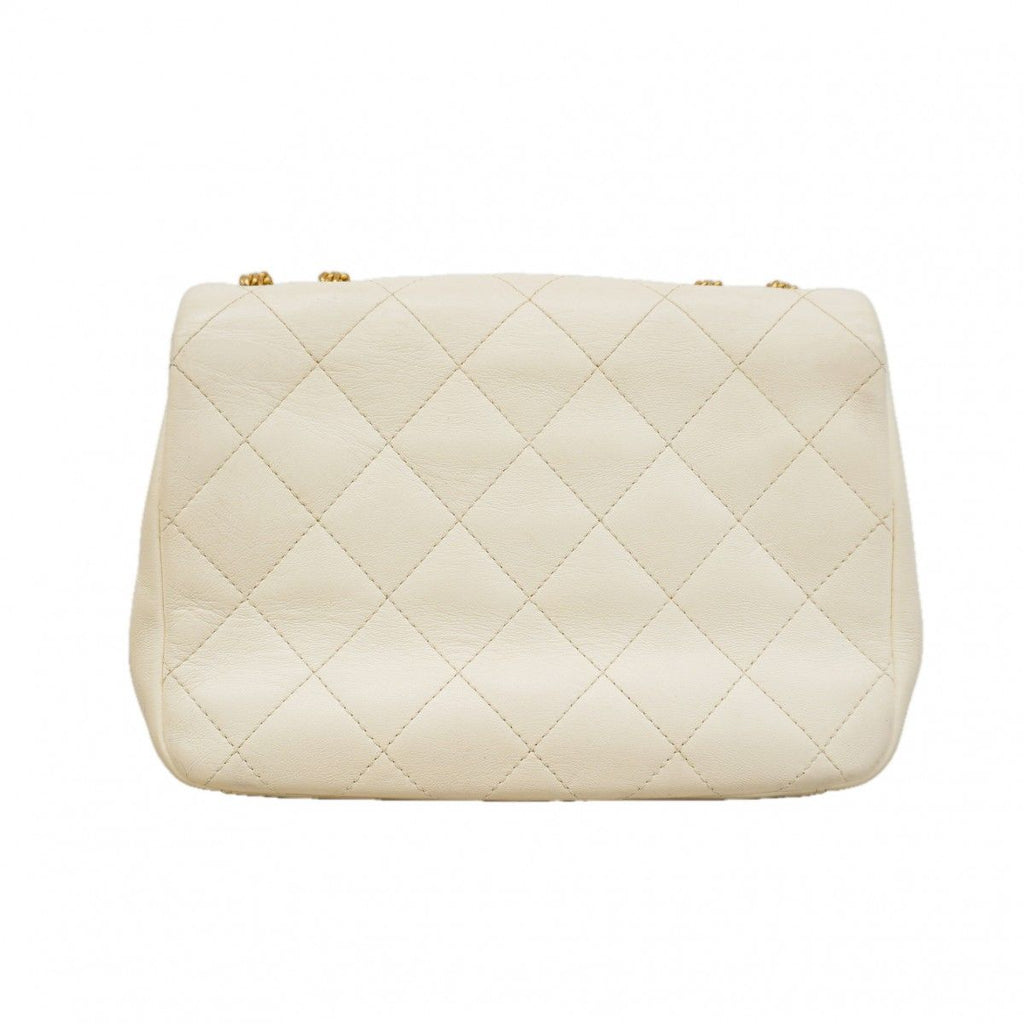 Chanel Shoulder Bag Quilted Leather White Gold — view 9