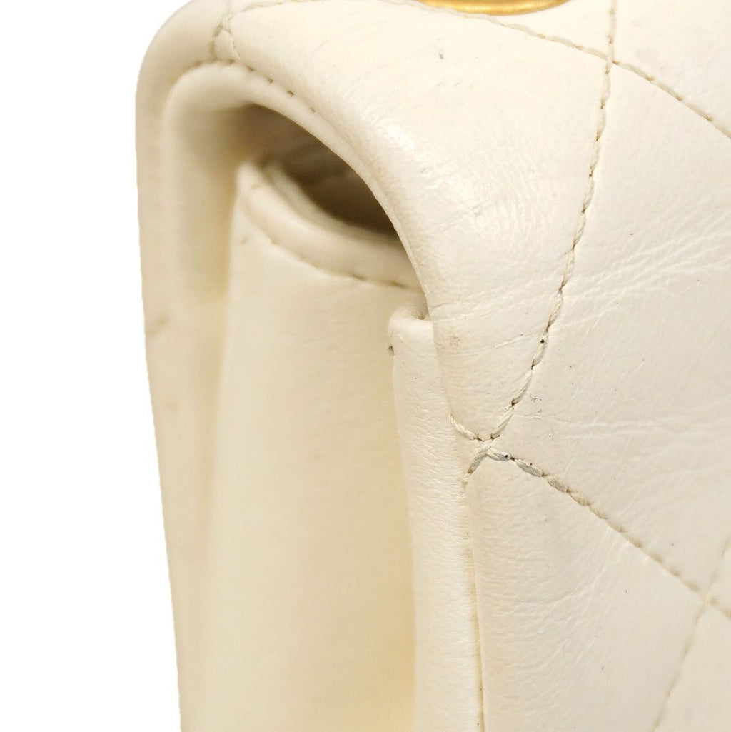 Chanel Shoulder Bag Quilted Leather White Gold — view 7