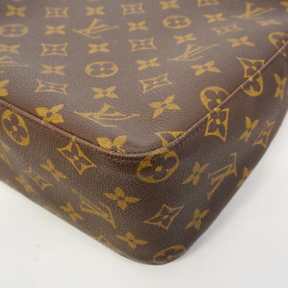 Louis Vuitton Shoulder Bag Monogram Looping MM Brown — view 6