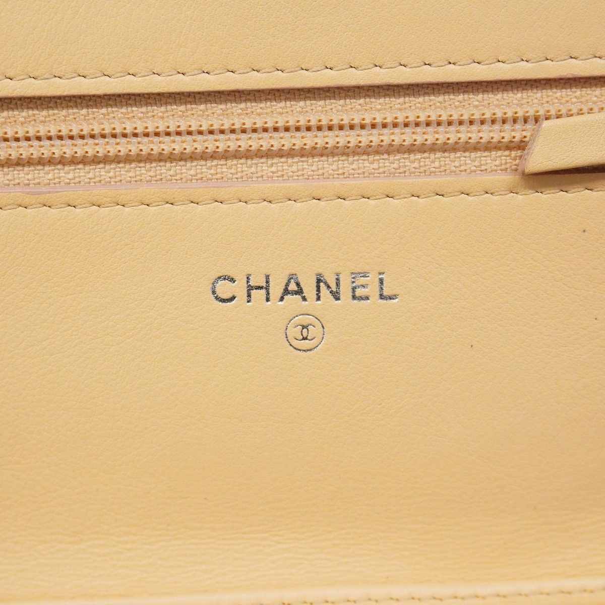 Chanel Shoulder Wallet Bicolor Leather Beige Silver — view 5