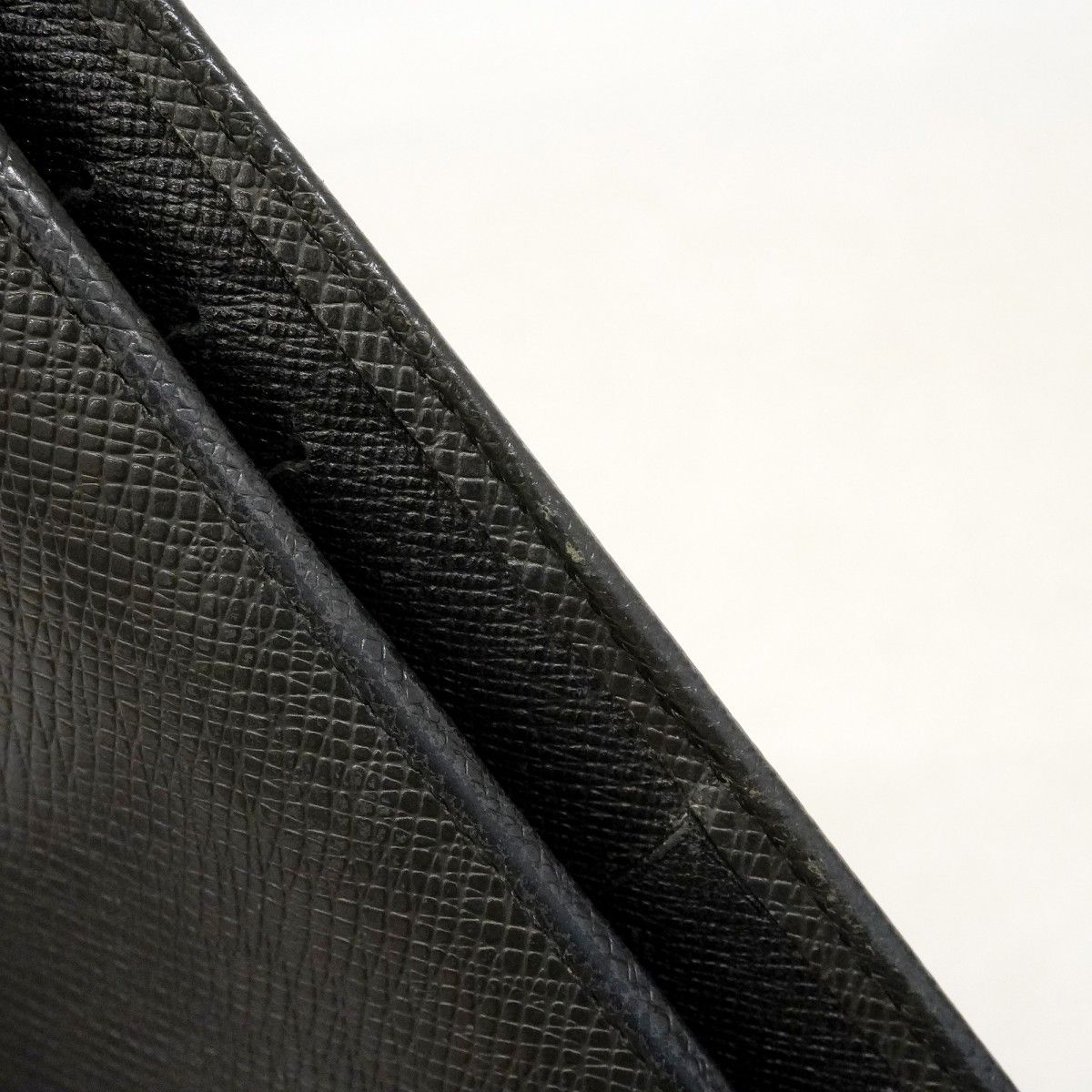 Louis Vuitton Wallet Taiga Portefeuille Brazza Ardoise — view 9