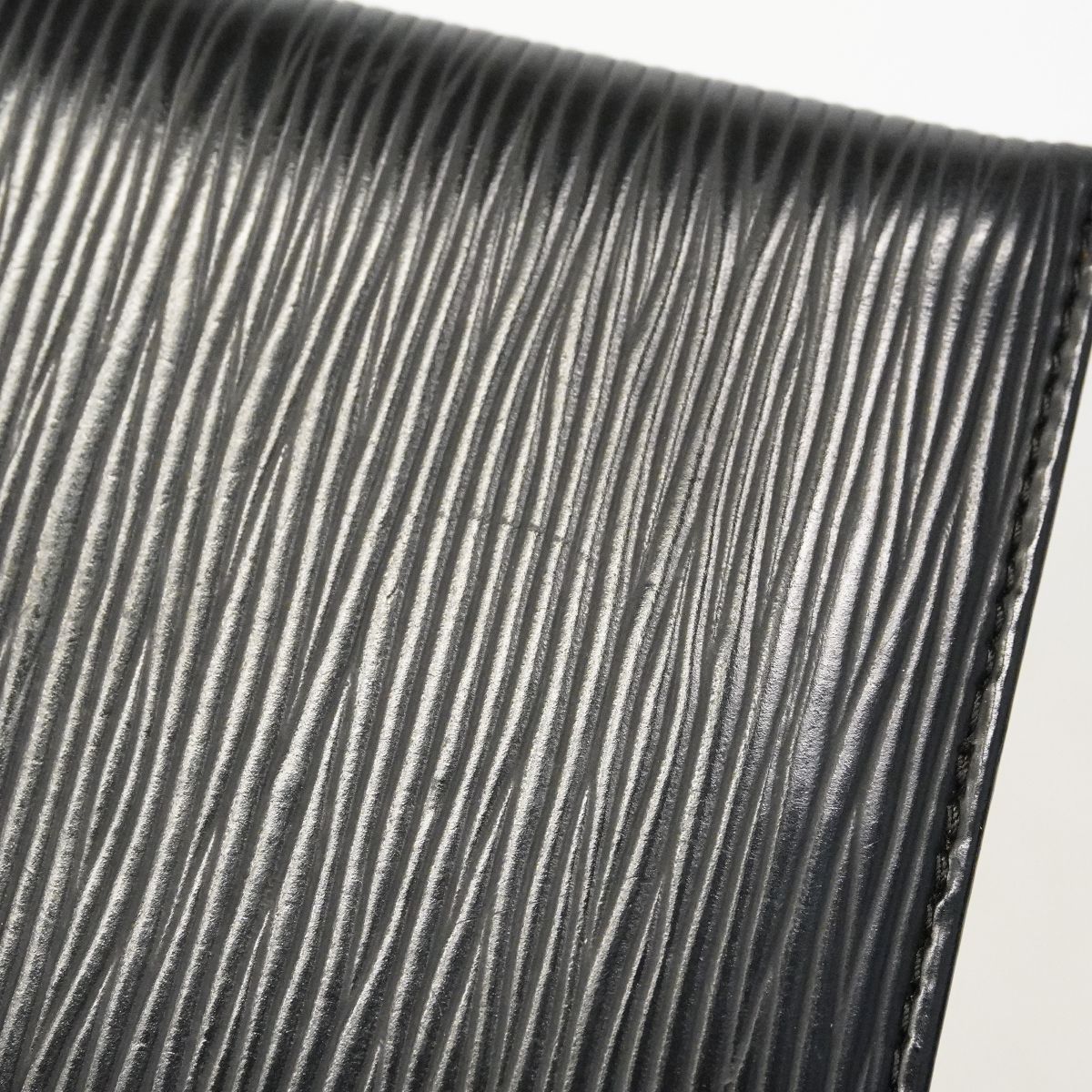 Louis Vuitton Wallet Epi Portobier 6 Cult Cles Noir — view 7