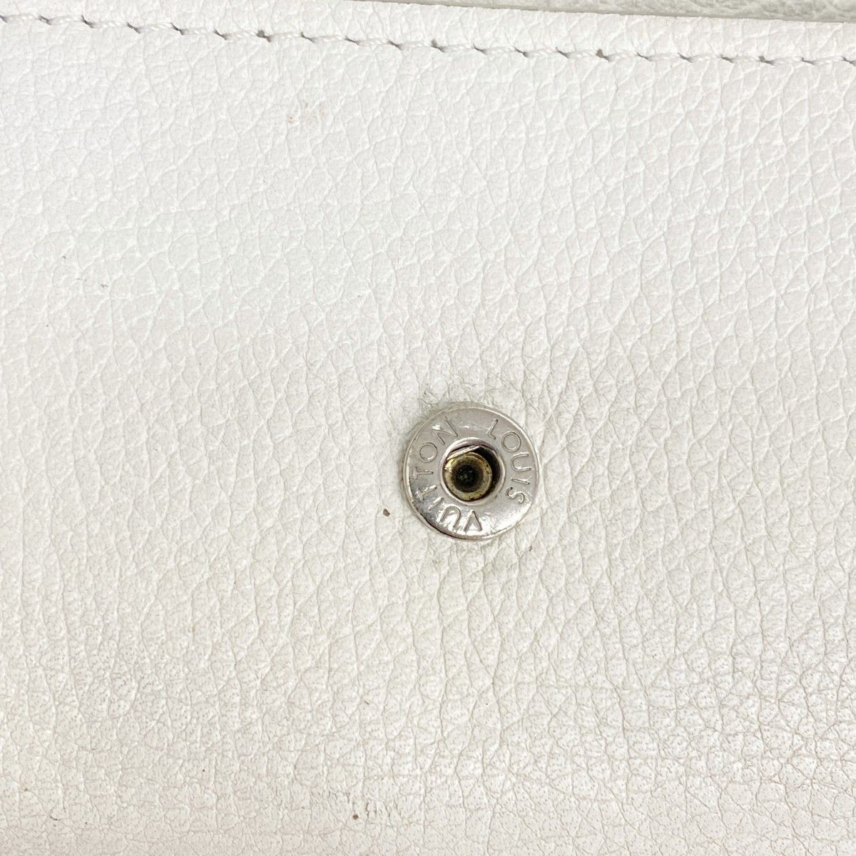 Louis Vuitton Trifold Wallet Taurillon Portefeuille Lock Mini White — view 8