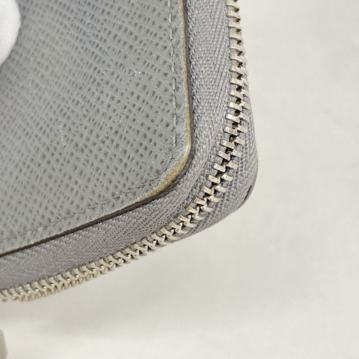 Louis Vuitton Coin Case Damier Zippy Purse Glacier — view 6