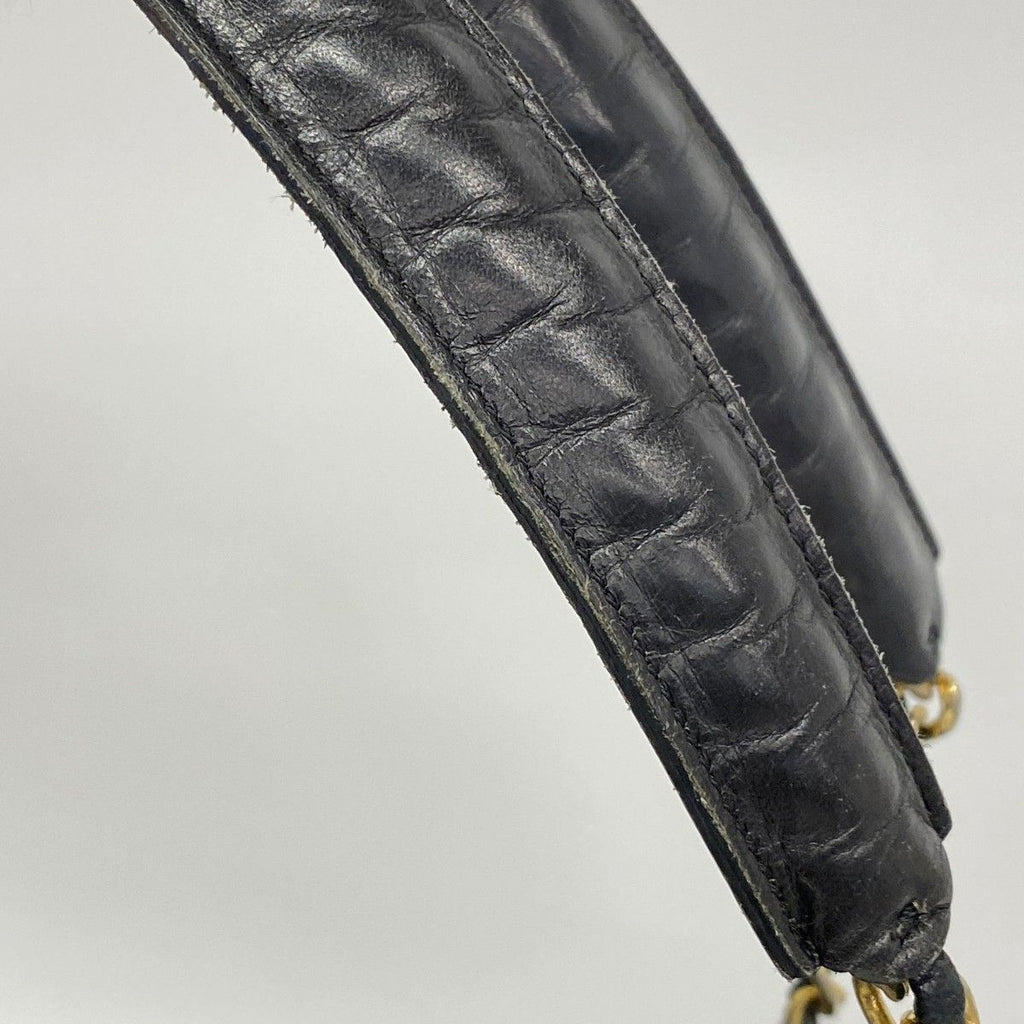 Chanel Shoulder Bag Quilted Lambskin Black Gold — view 8