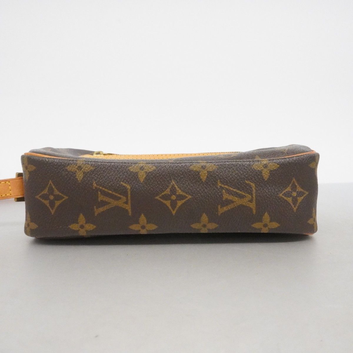 Louis Vuitton Shoulder Bag Monogram Pochette Cite Brown — view 3
