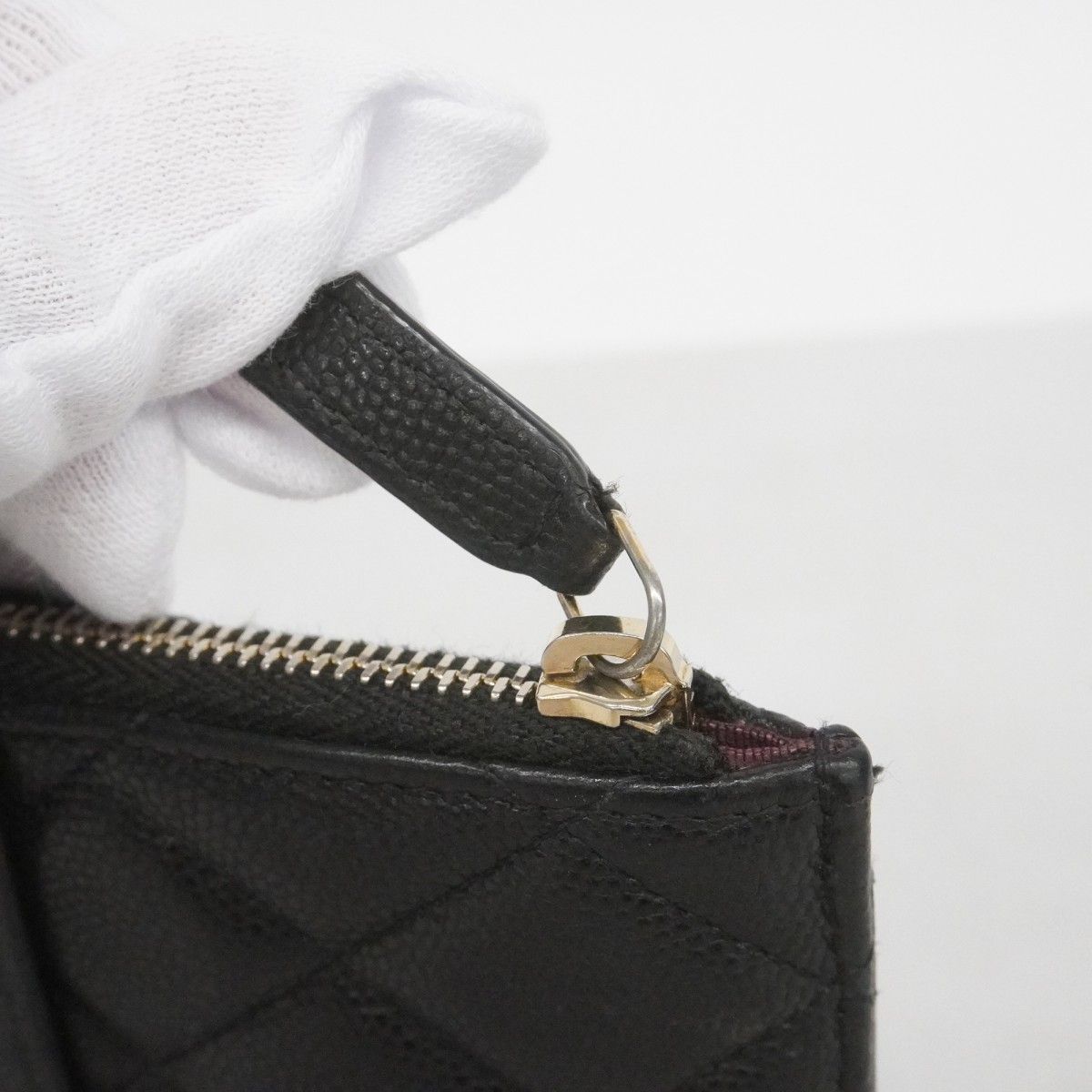 Chanel Wallet Quilted Caviar Leather Black Gold — view 6