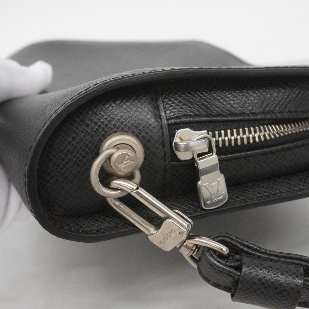 Louis Vuitton Clutch Taiga Baikal Ardoise — view 9