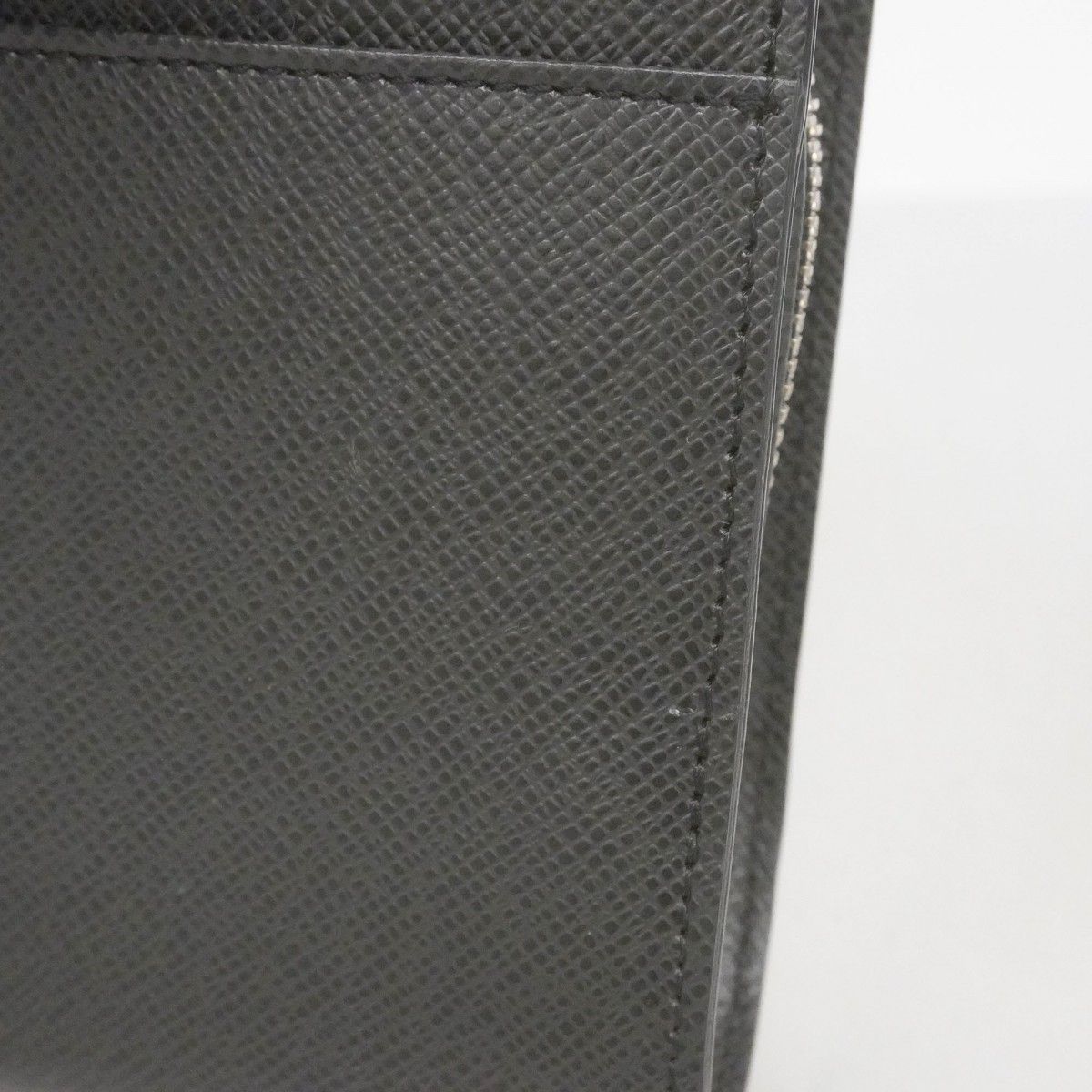 Louis Vuitton Clutch Taiga Baikal Ardoise — view 8