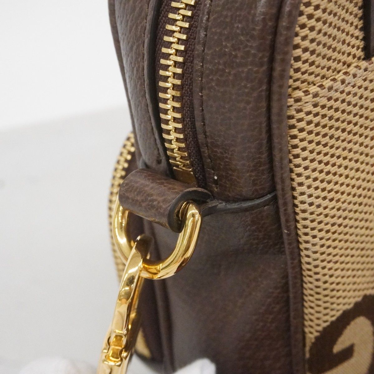 Gucci Shoulder Bag Sherry Line Jumbo GG Canvas Brown Gold — view 9