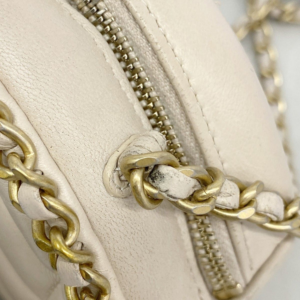Chanel Shoulder Bag Quilted Lambskin Beige Gold — view 7