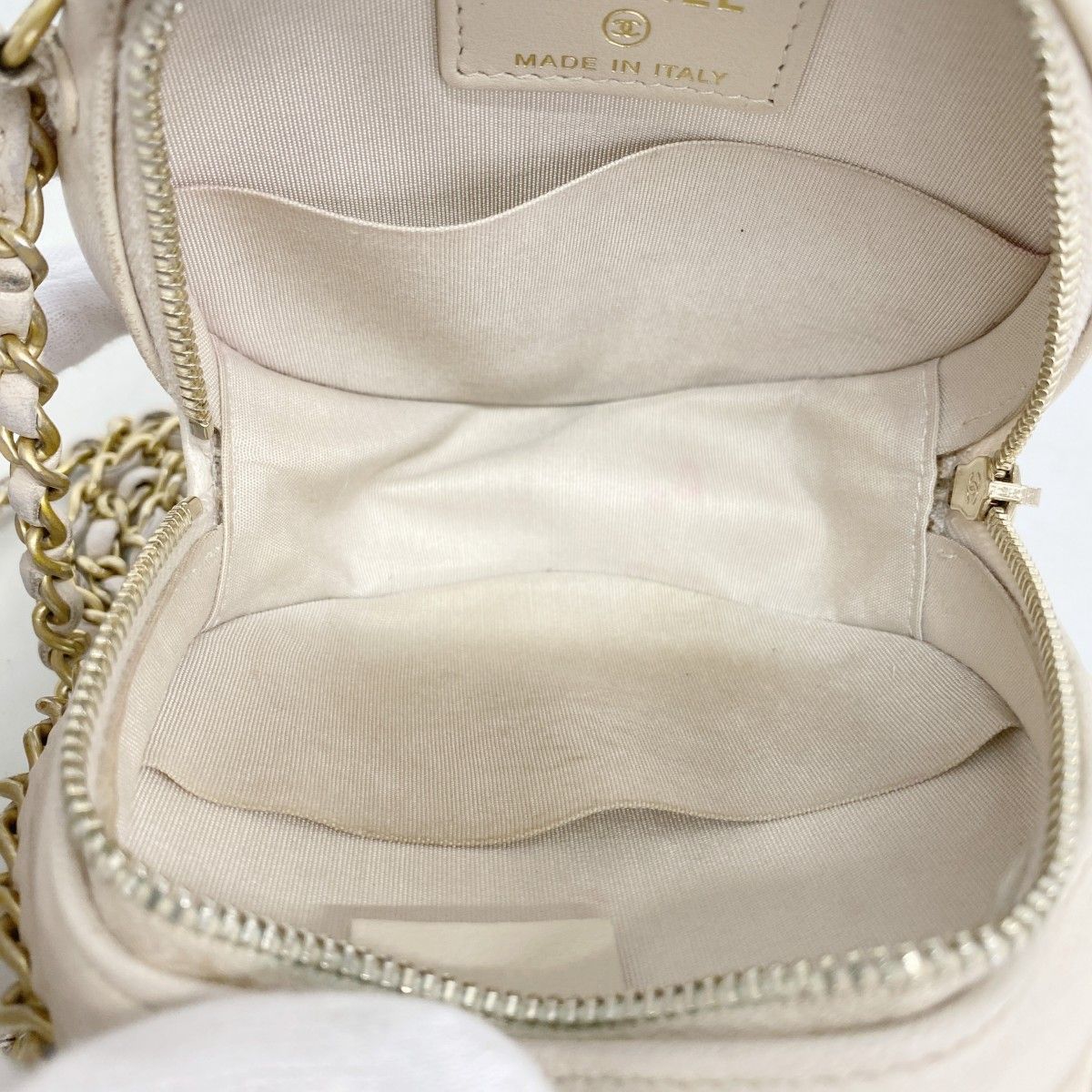 Chanel Shoulder Bag Quilted Lambskin Beige Gold — view 4
