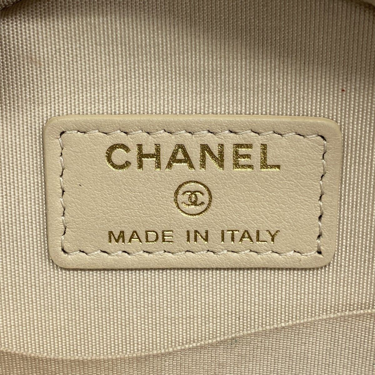 Chanel Shoulder Bag Quilted Lambskin Beige Gold — view 5