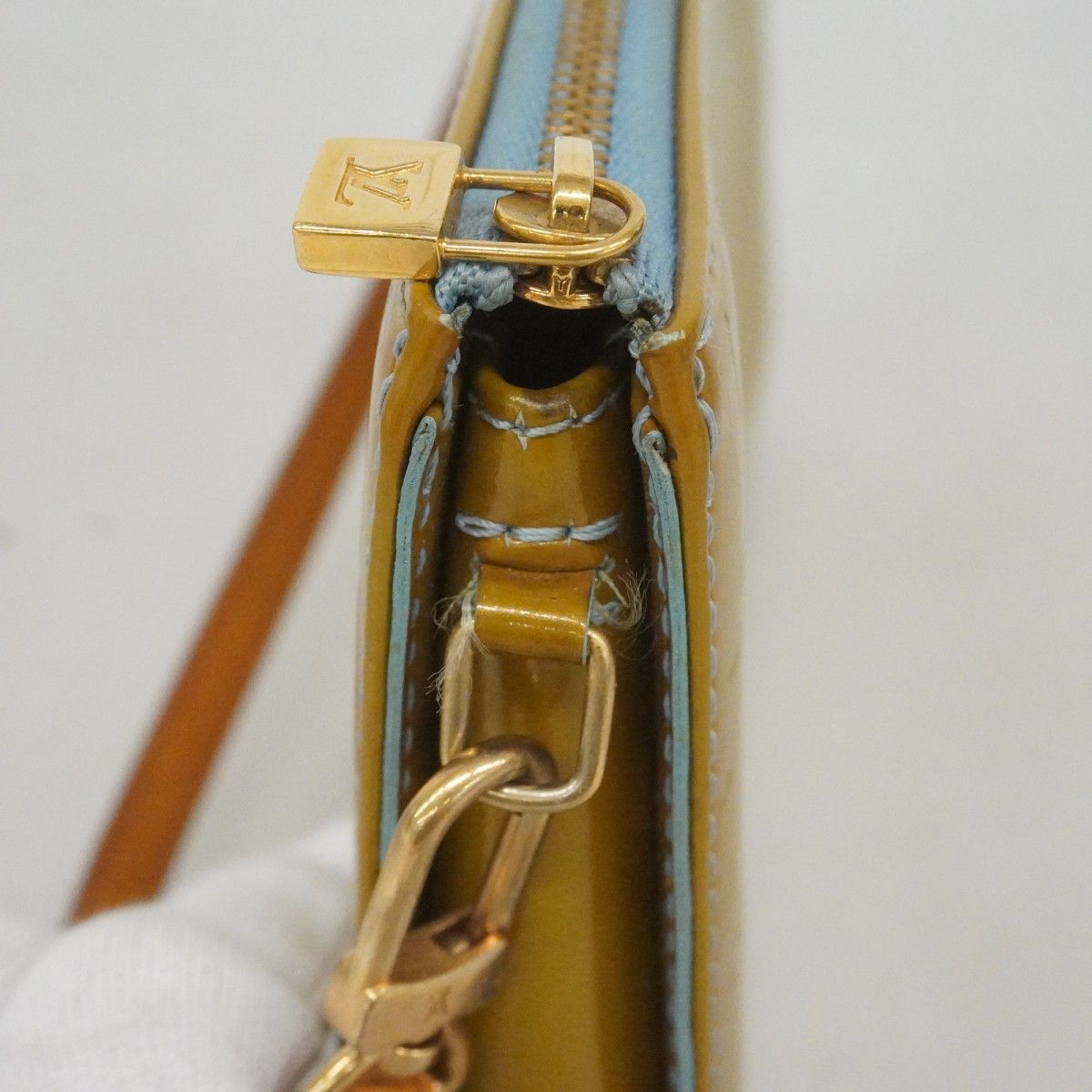 Louis Vuitton Handbag Vernis Lexington Baby Blue — view 7